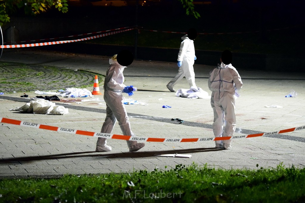 Einsatz BF Messerstecherei Koeln Neustadt Nord Eberplatz Platzmitte P111.JPG - Miklos Laubert